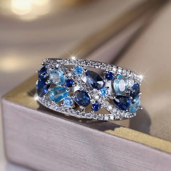 🔷 Gorgeous NEW Blue crystal gemstone band ring size 8 🔷 - Picture 5 of 6
